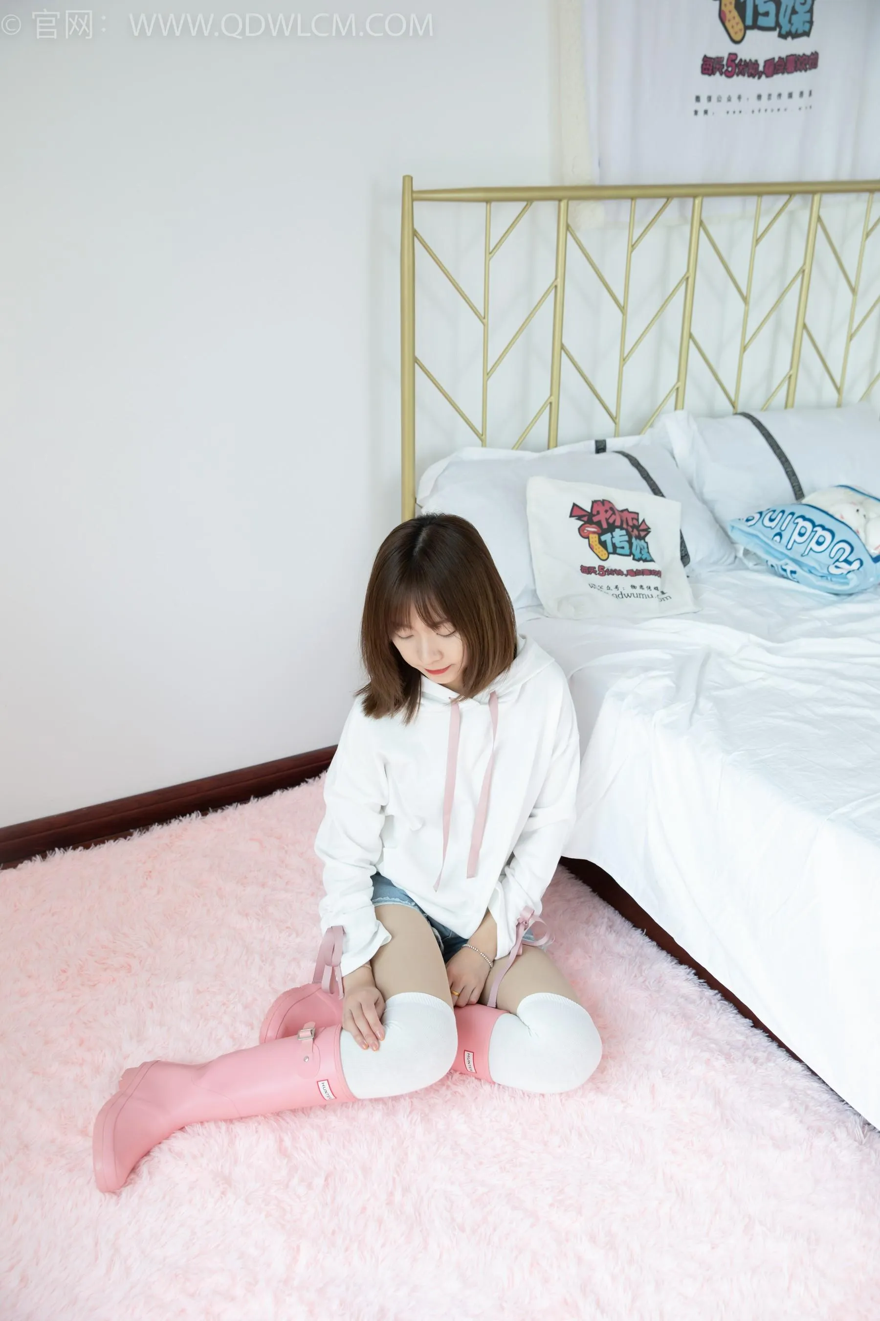 物恋传媒 NO.1509 婷婷-黑色的花 [162P]插图
